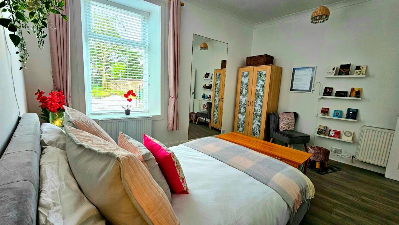 The Ferns - Shared Garden Apartment With Parking Darvel Esterno foto